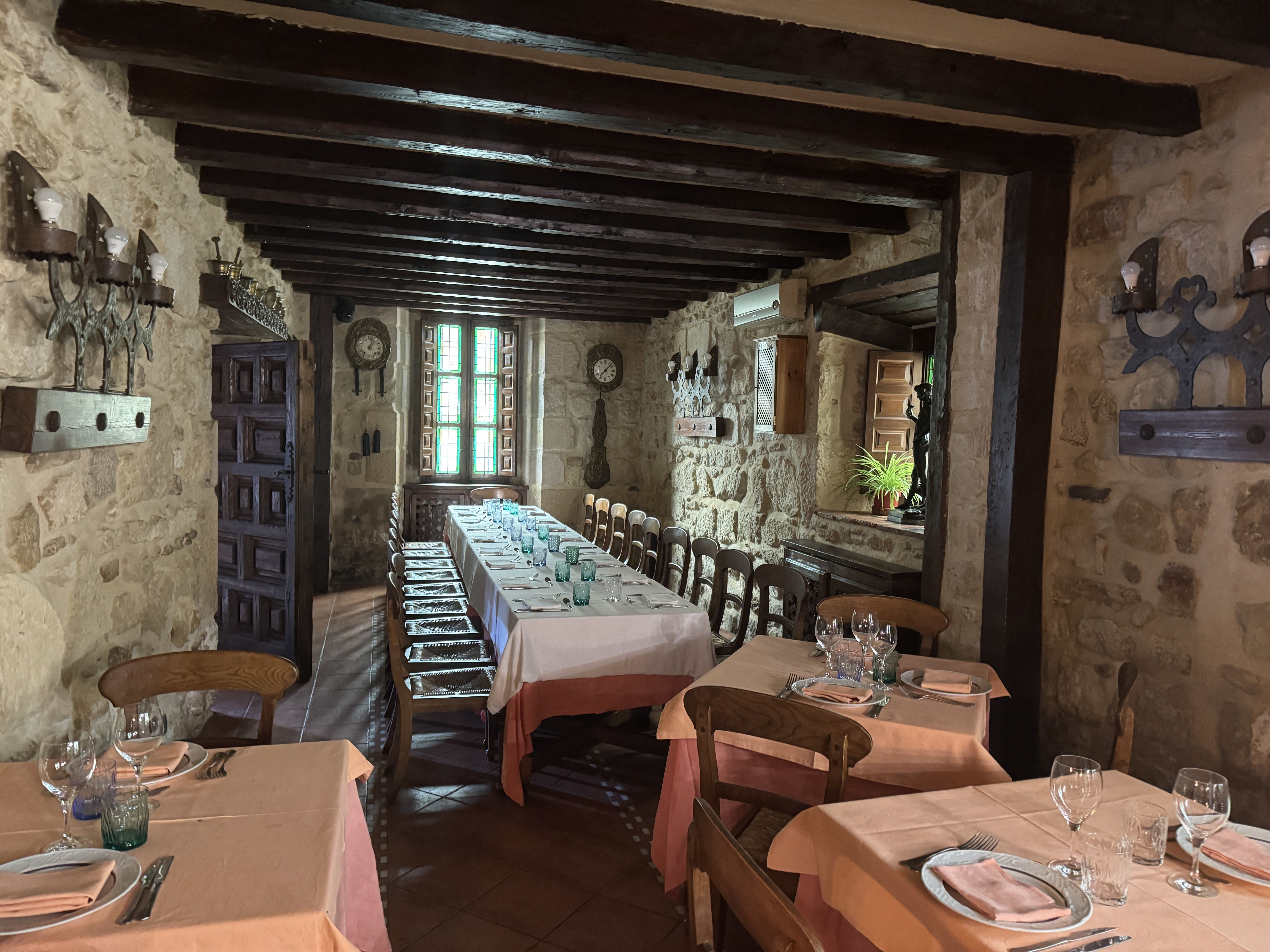 Hotel Main Restaurant Group Table